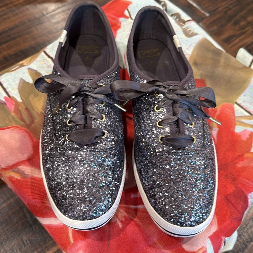 Keds Charcoal Gray Sparkly Sneakers size 8 - Picture 2 of 6